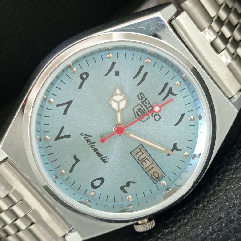 Vintage 1973 Seiko Automatic Mens Silver Watch WDaydate  Blue Accents